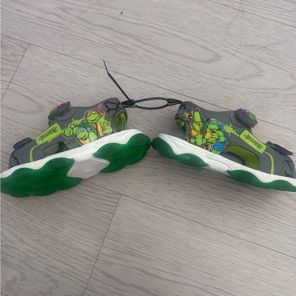 Nickelodeon TMNT Light Up Sandals Size 9 NWOT - Picture 3 of 4